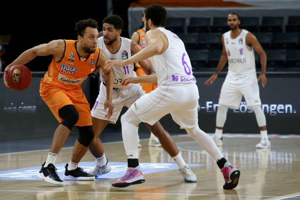 他转会加盟 他转会加盟